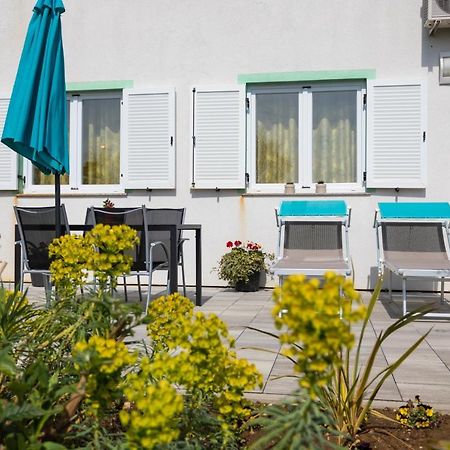 Apartment Magic Garden Baska  Bagian luar foto
