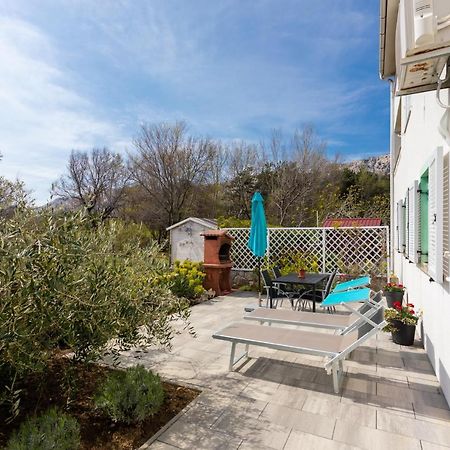 Apartment Magic Garden Baska  Bagian luar foto