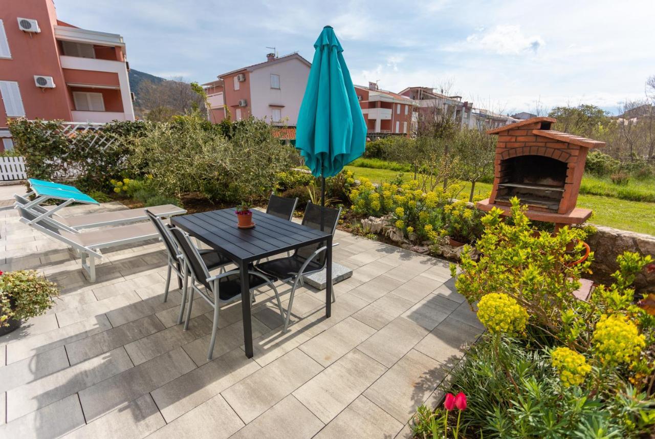 Apartment Magic Garden Baska  Bagian luar foto