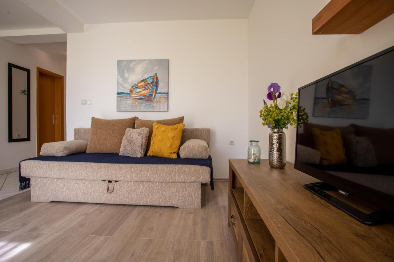Apartment Magic Garden Baska  Bagian luar foto