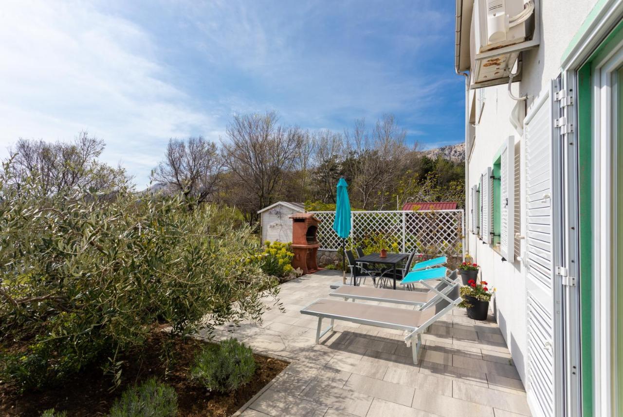 Apartment Magic Garden Baska  Bagian luar foto